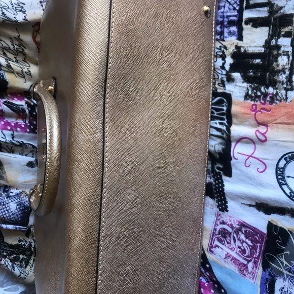 Michael kors purse - Picture 4 of 5